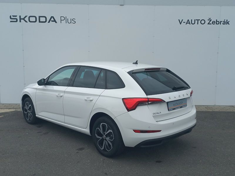 Škoda Scala (2023) Ambition PLUS 1,0 TSI 81 kW DS - fotka 7 z 22
