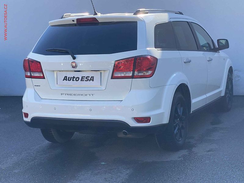 Fiat Freemont (2014) 2.0 JTD AWD, Lounge, AT - fotka 4 z 22