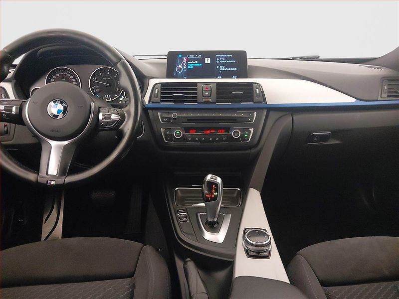 BMW Řada 3 (2015) M Sport 320 d xDrive, 4X4 - fotka 8 z 20