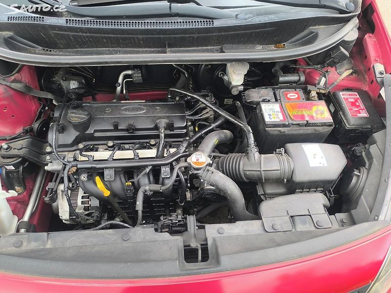 Kia Rio KRÁSNÁ,75T.KM,1MAJ48LET,VÝBAVA - fotka 19 z 23