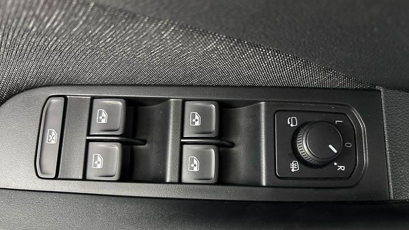 Škoda Scala 1.0 TSI Style - fotka 21 z 23