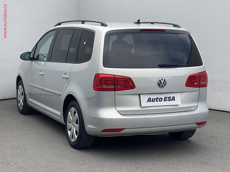 Volkswagen Touran (2013) 1.6 TDi, Comfortline, DSG - fotka 6 z 18