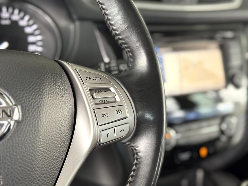 Nissan Qashqai 1,2DIG-T*Navi*Kamera*Tažné*ČR - fotka 24 z 32