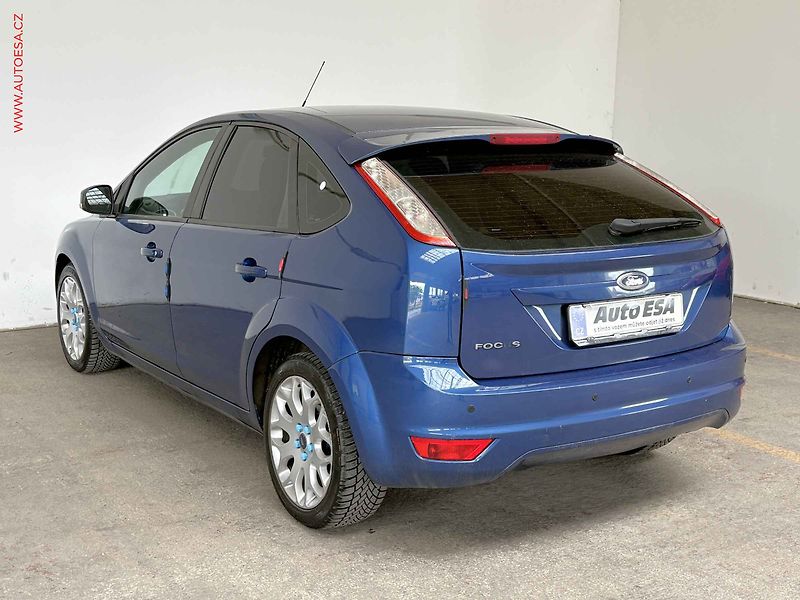 Ford Focus (2008) 1.6i, AC, temp - fotka 6 z 14