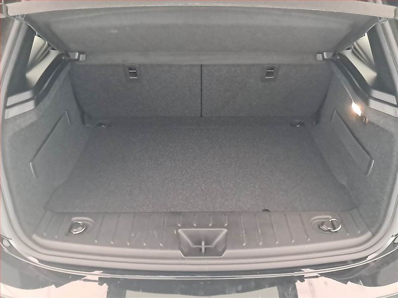 BMW i3 (2020) i3s 120Ah BEV, SoH 96% - fotka 14 z 22