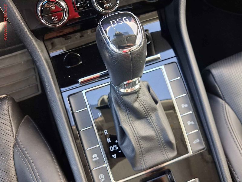Škoda Superb (2018) 1.8 TSi, L&K, DSG, panor - fotka 13 z 23
