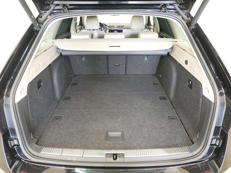 Škoda Superb - fotka 29 z 30