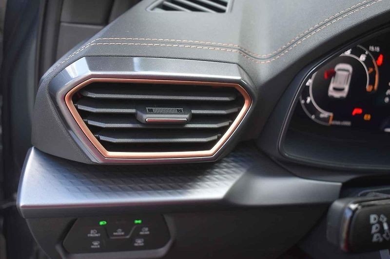 Cupra Formentor má po modernizaci docela výrazně změněnou příď