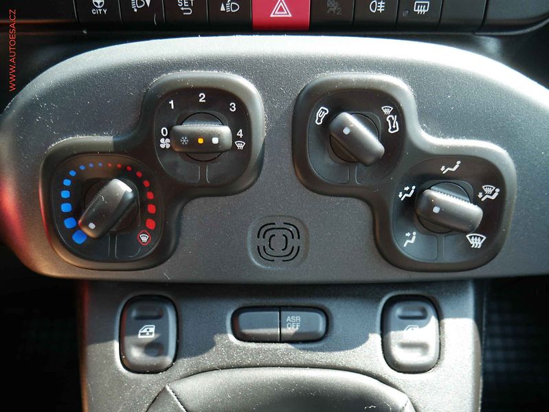 Fiat Panda (2017) 1.2i, ČR, AC - fotka 12 z 14