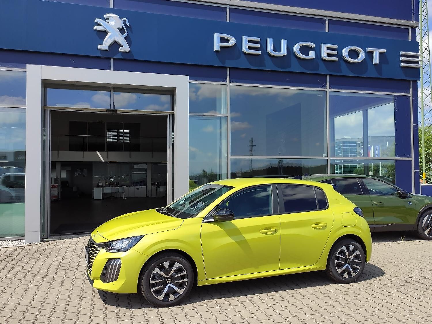 Peugeot 208 1.2 100K MAN6 BUSINESS NAVI