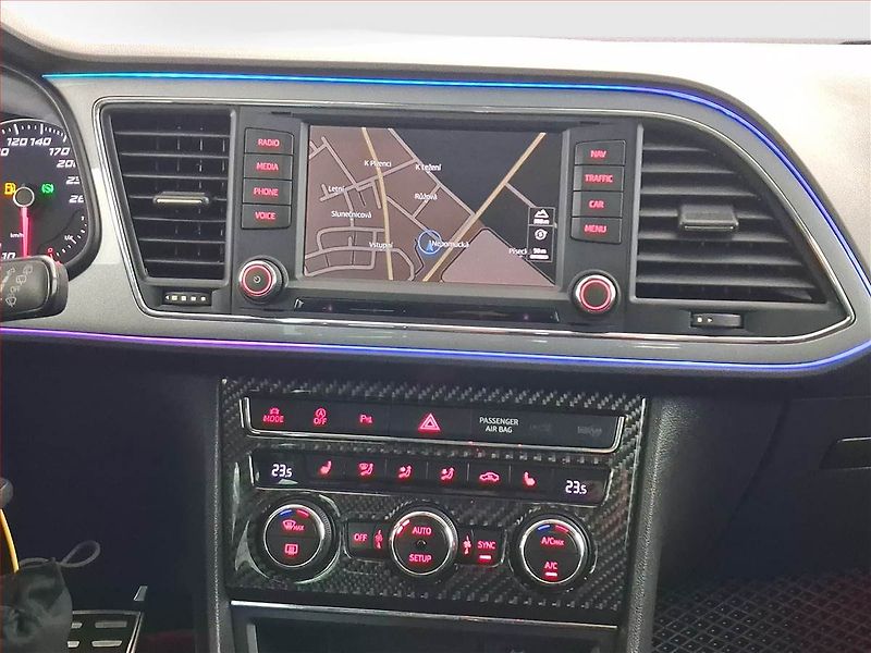 Seat Leon (2016) 2.0 TDI, Automat, Kůže, Navi - fotka 12 z 20