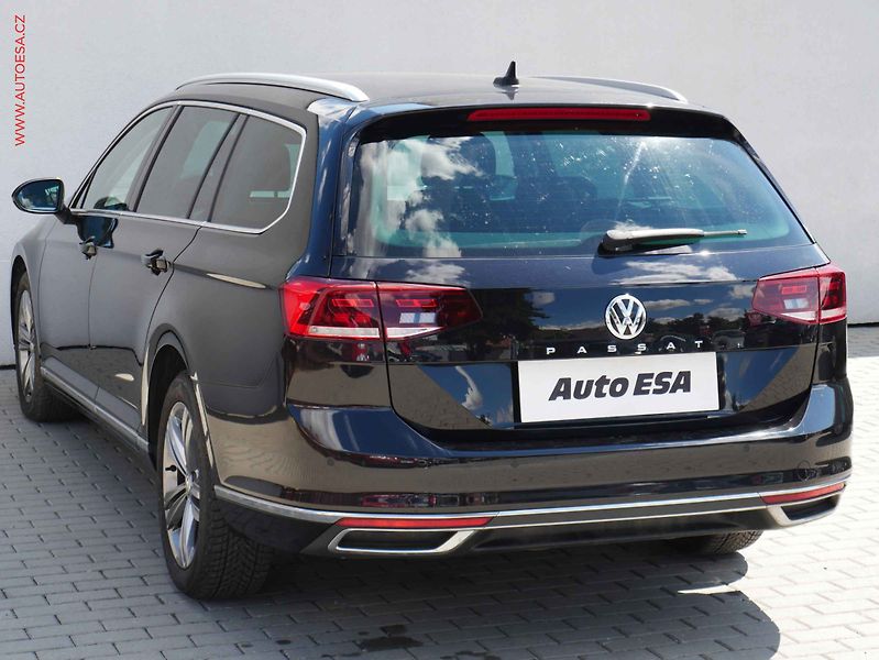 Volkswagen Passat (2020) 2.0TDi, ČR, Elegance, DSG - fotka 6 z 21