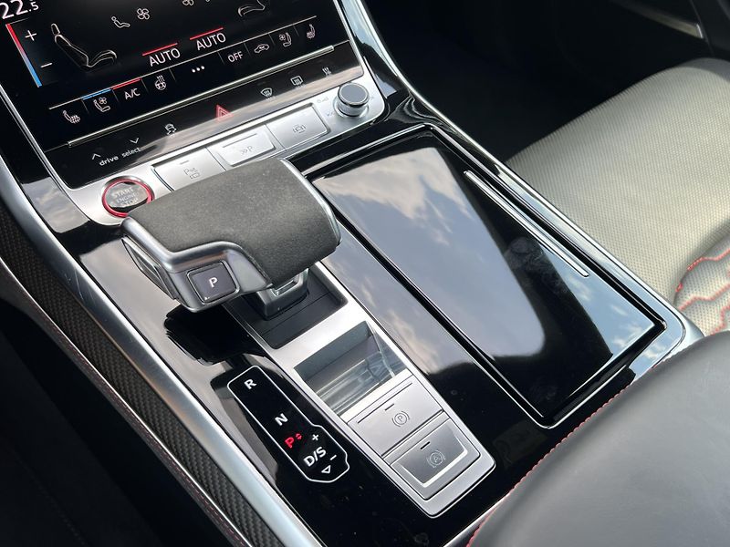 Audi RS Q8 (2021) Audi RS Q8 Full výbava, TOP st - fotka 35 z 39