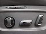 Škoda Karoq 2,0 TDI Style+ 4x4 DSG perleť - náhled 31