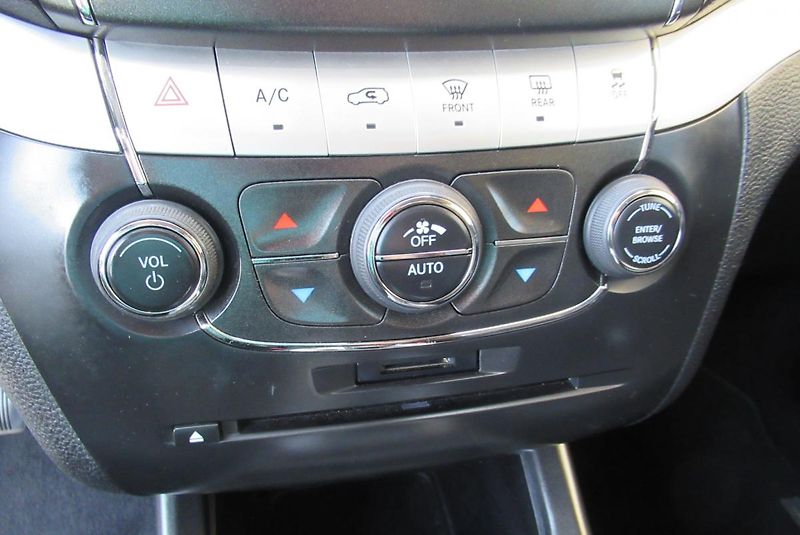 Fiat Freemont 2.0 MJT 4x4 AUTOMAT NAVIGACE - fotka 13 z 24