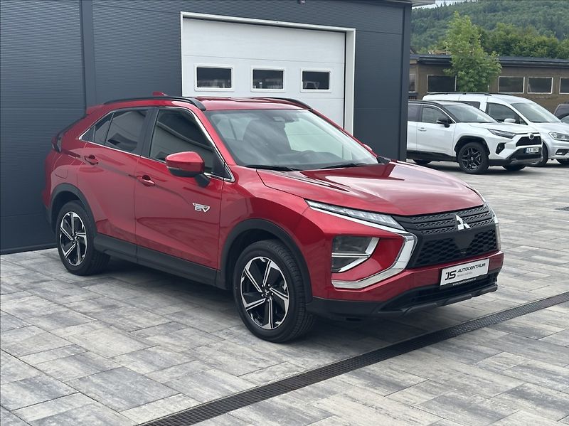 Mitsubishi Eclipse Cross 2,4 PHEV 188PS  A/T 4x4 - fotka 5 z 52