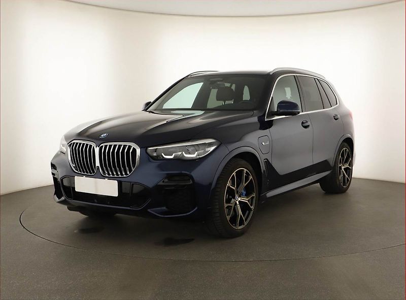 BMW X5 (2023) xDrive45e iPerf. - fotka 2 z 22