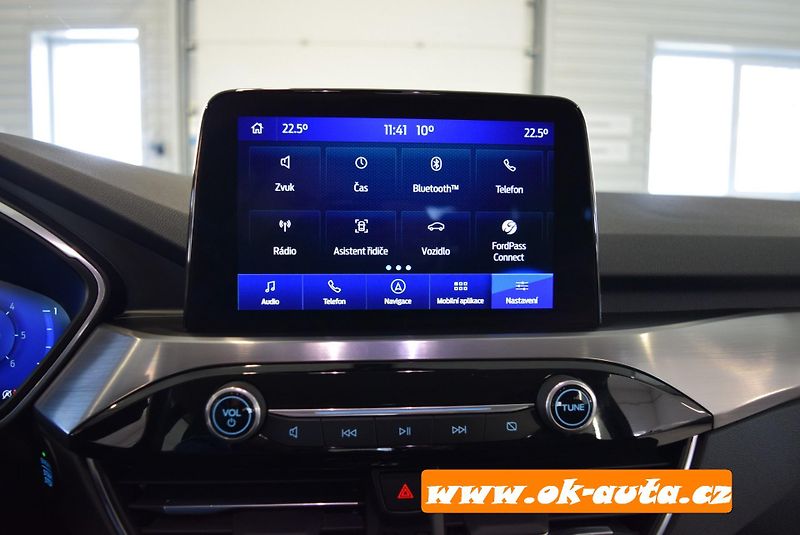 Ford Kuga 1.5 EBLUE TITANIUM 56 000 KM - fotka 41 z 57
