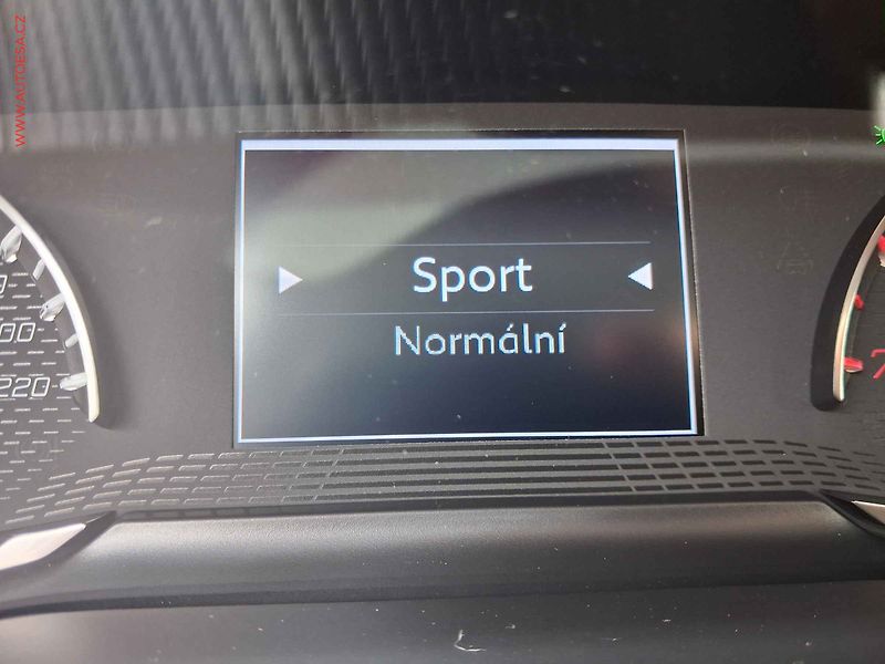 Peugeot 208 (2023) 1.2 PT, Allure, AT, LED, navi - fotka 20 z 20