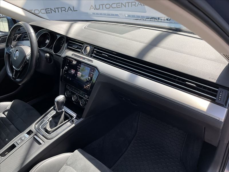 Volkswagen Passat 2,0 TDi,140kW,DSG,ČR - fotka 20 z 25