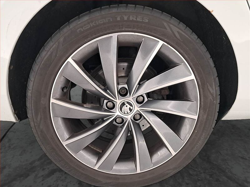 Škoda Superb (2016) Laurin&Klement 2.0 TDI - fotka 14 z 30