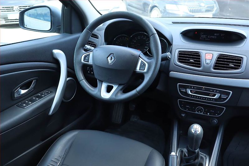 Renault Fluence (2010) 1.6 16V, Tempomat - fotka 7 z 19