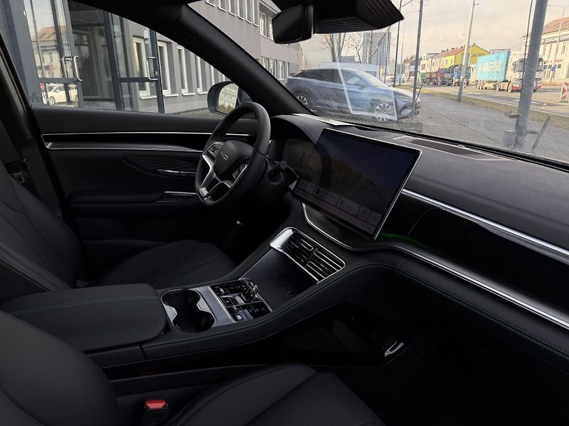 BYD Seal U (2025) DM-i Boost demo - fotka 9 z 10