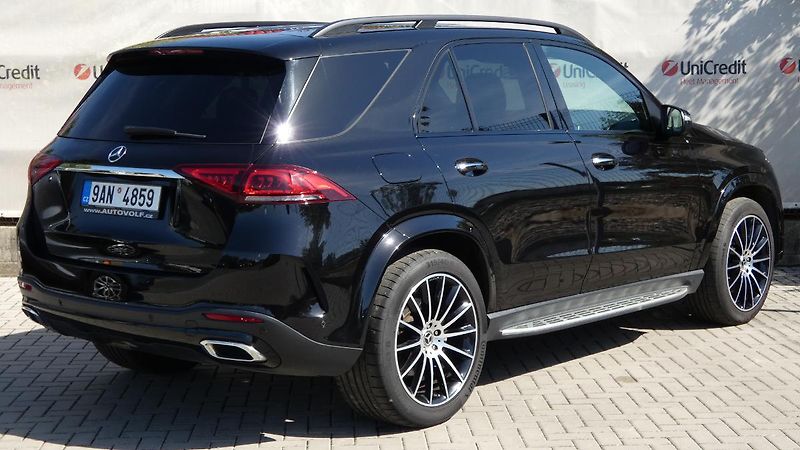 Mercedes-Benz GLE 300d 4Matic - fotka 3 z 26