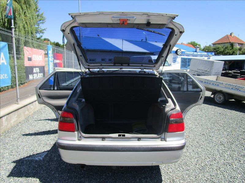 Škoda Felicia Combi 1.6MPi LX, Klima, 2. maj - fotka 29 z 40