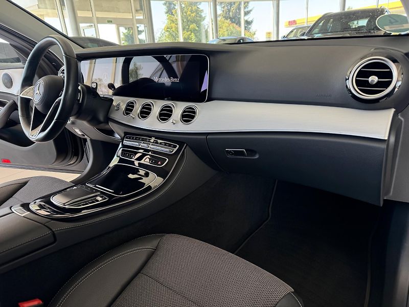 Mercedes-Benz Třídy E 300de 4MATIC*Webasto*Panorama - fotka 14 z 43