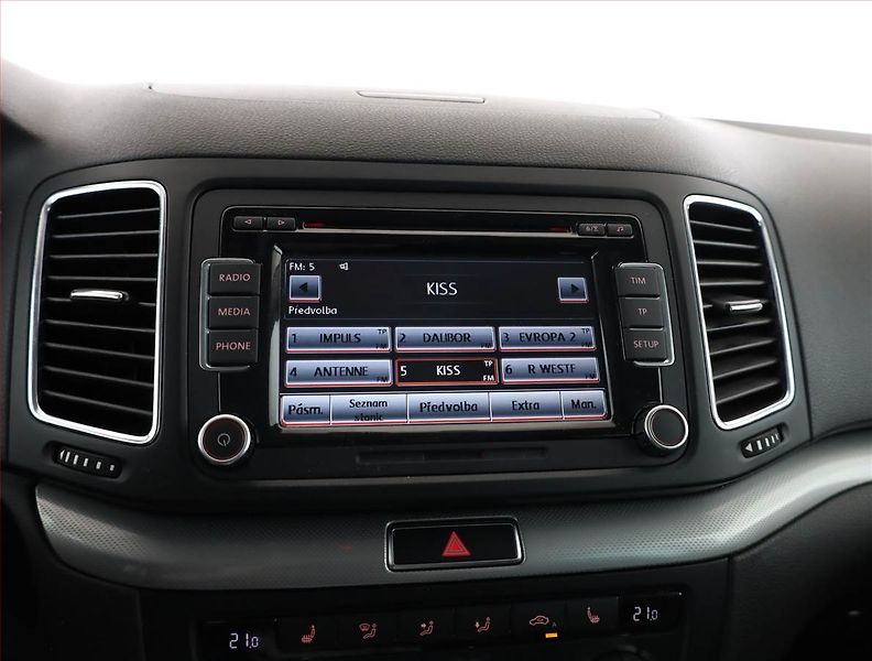 Volkswagen Sharan (2013) 2.0 TDI, 4X4, 7 míst - fotka 12 z 21