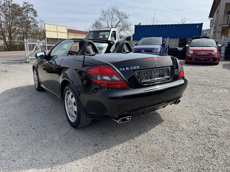 Mercedes-Benz SLK (2008) 200 KOMPRESOR 135KW  - fotka 6 z 31