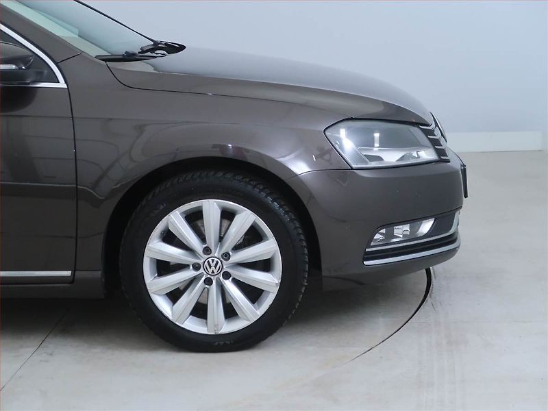 Volkswagen Passat (2012) 1.6 TDI, Serv.kniha, Navi - fotka 13 z 15