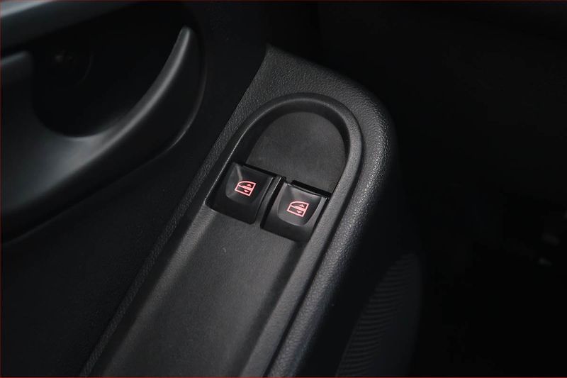 Dacia Duster (2014) 1.6 16V - fotka 14 z 14