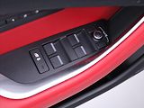 Jaguar XE 2,0 P300 221kW R-Dynamic DPH - náhled 18