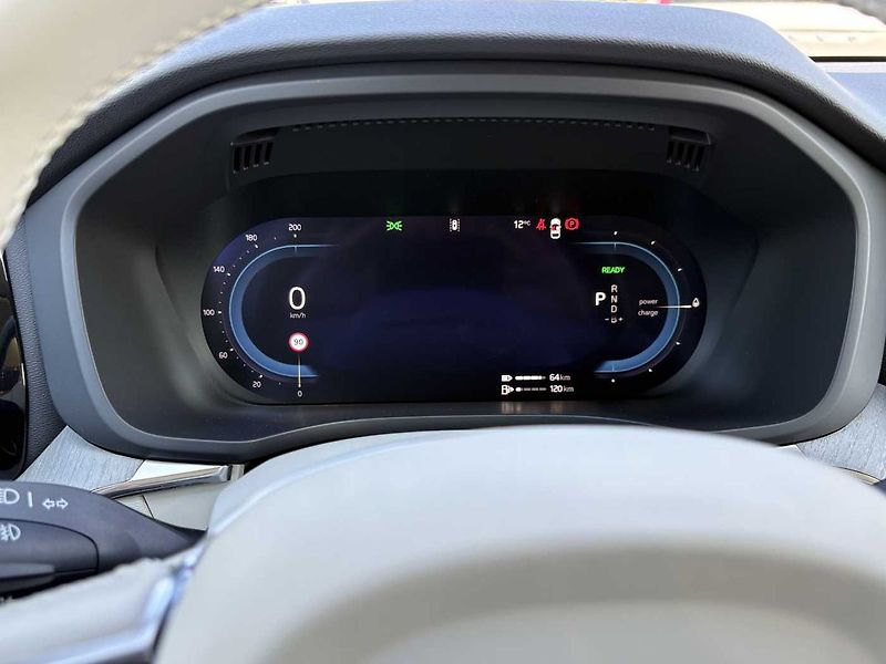 Volvo XC60 PLUS T6 AWD PHEV ACC,BLIS - fotka 13 z 22