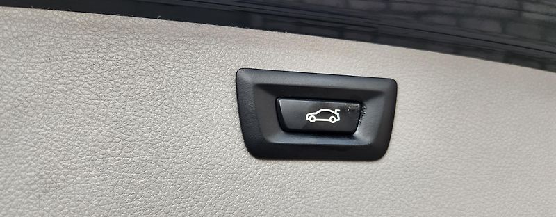 BMW Řada 3 (2015) 3 - 2.0d*XENON*AUTOMAT*TAŽNÉ* - fotka 35 z 50
