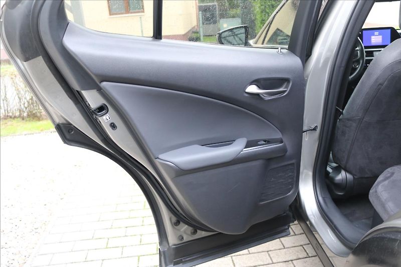 Lexus UX 250h 2,0 HEV, DSG, 1.Maj.  UX - fotka 47 z 64