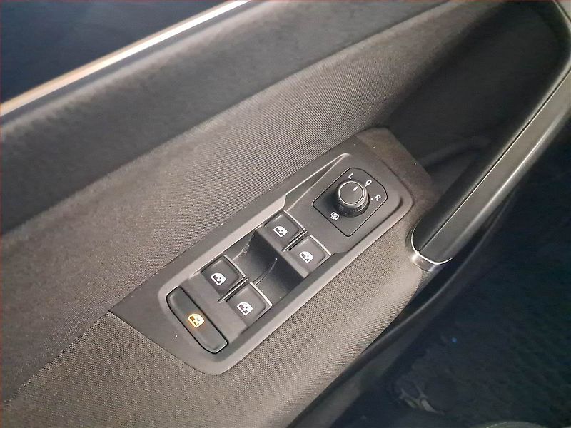 Volkswagen Touran (2017) 1.6 TDI, Automat, Tempomat - fotka 19 z 21