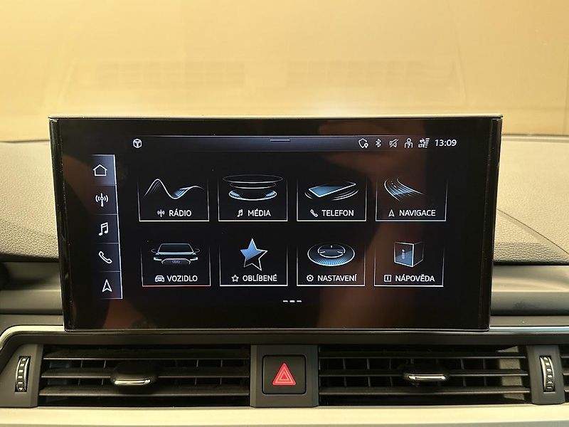Audi A4 Avant (2021) 30 TDi S-line Bussines S troni - fotka 17 z 21