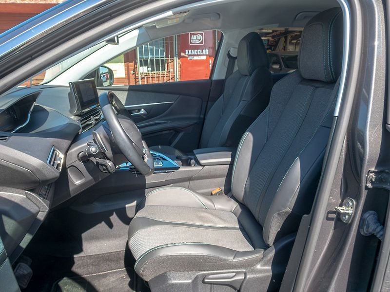 Peugeot 3008 (2021) ČR 1.2T 96KW LED – CEBIA - fotka 18 z 57