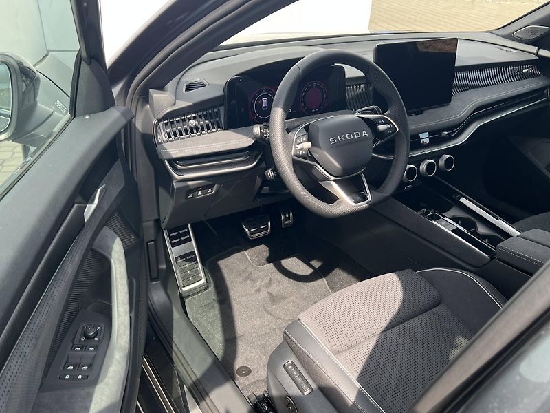 Škoda Superb (2025) Sportline DSG 2,0TDI - fotka 3 z 6