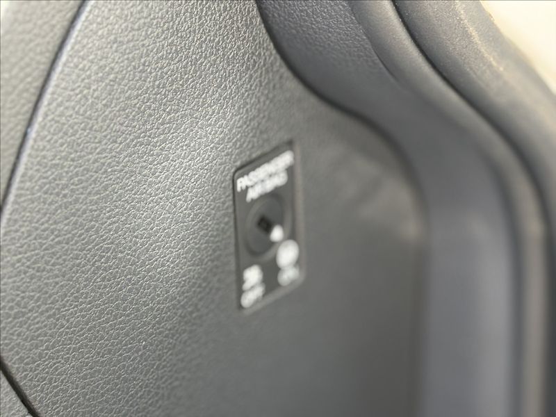 Volkswagen Golf 1,6 TDI NAVIGACE +SADA ALU KOL - fotka 24 z 25