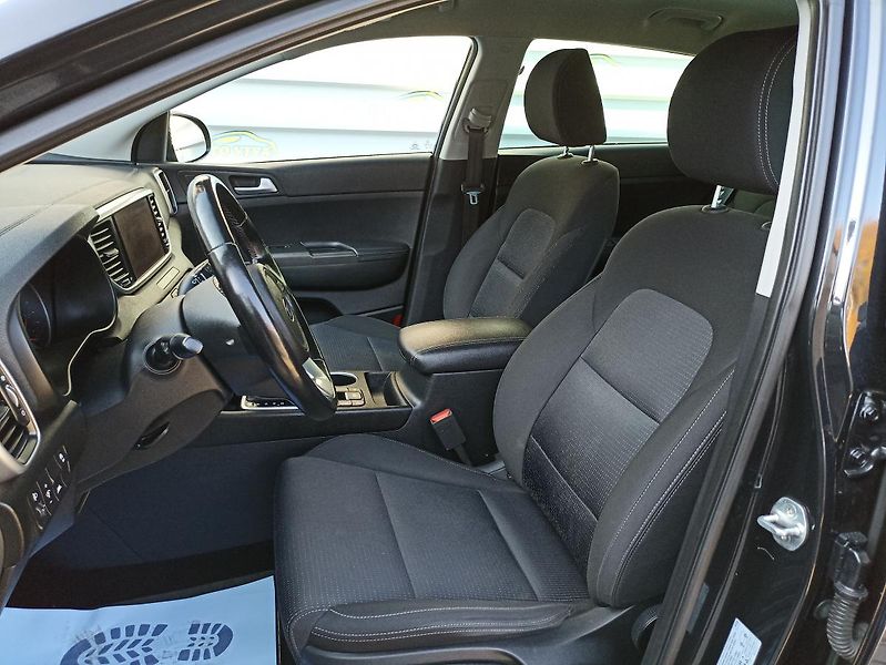 Kia Sportage 1,6CRDi 4x4, AT, Navi, ČR - fotka 11 z 36