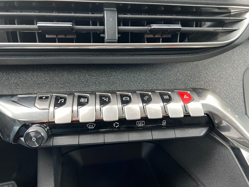 Peugeot 3008 (2021) 1.6 Plug-In-hybrid! ALLURE! - fotka 15 z 40