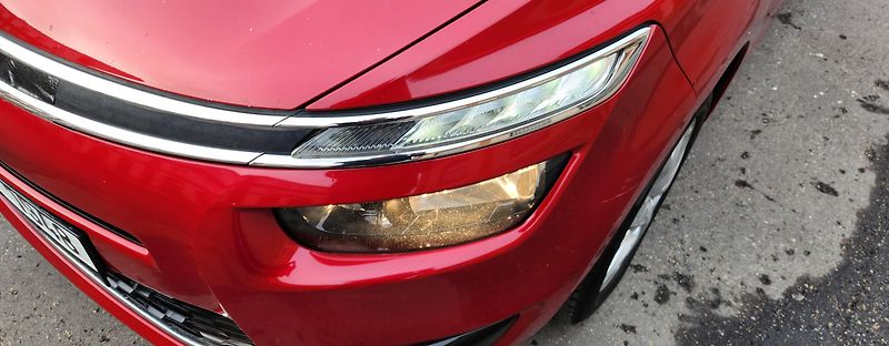 Citroën Grand C4 Picasso (2016) 1.6 HDI 7 MÍST ČR - fotka 32 z 43
