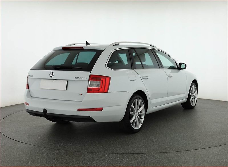 Škoda Octavia (2015) Style 2.0 TDI, 4X4, Automat - fotka 5 z 16