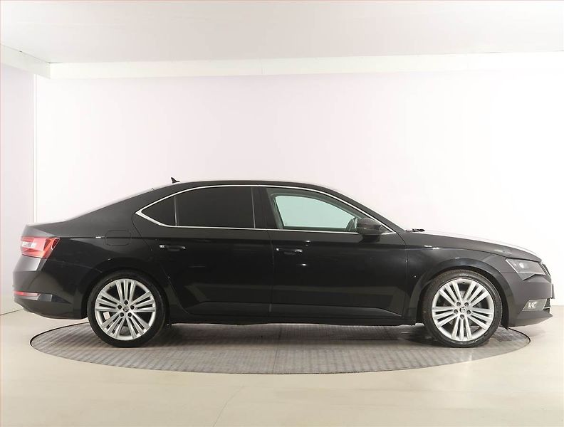 Škoda Superb (2015) Style 2.0 TDI, Automat, Kůže - fotka 6 z 27
