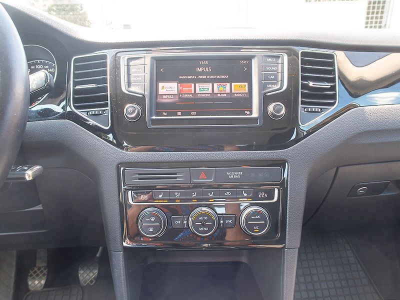 Volkswagen Golf Sportsvan (2015) ČR 1.6TDI 81KW – CEBIA 5*!! - fotka 33 z 57