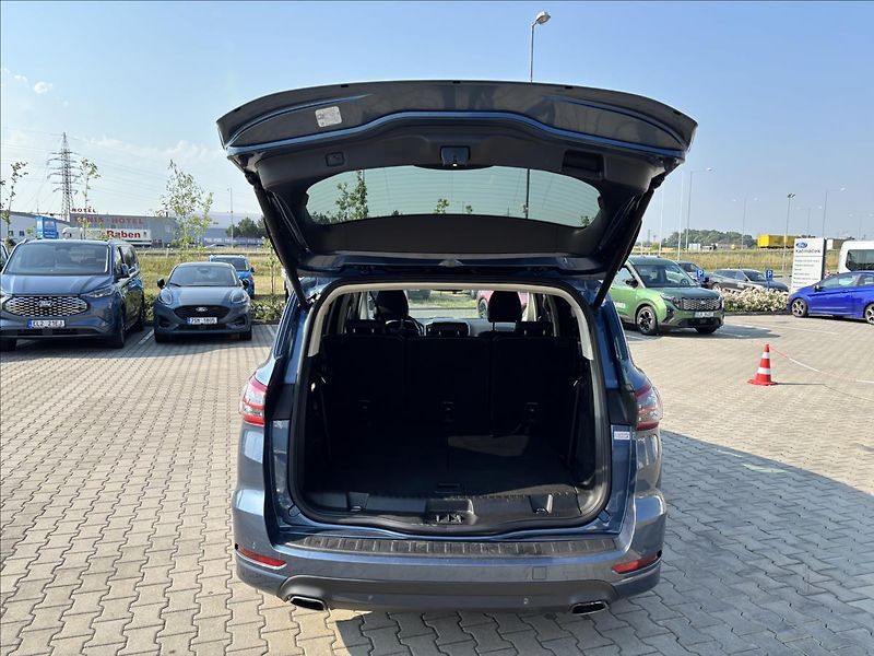 Ford S-MAX 2,0 EcoBlue Titanium AWD AUT - fotka 10 z 51